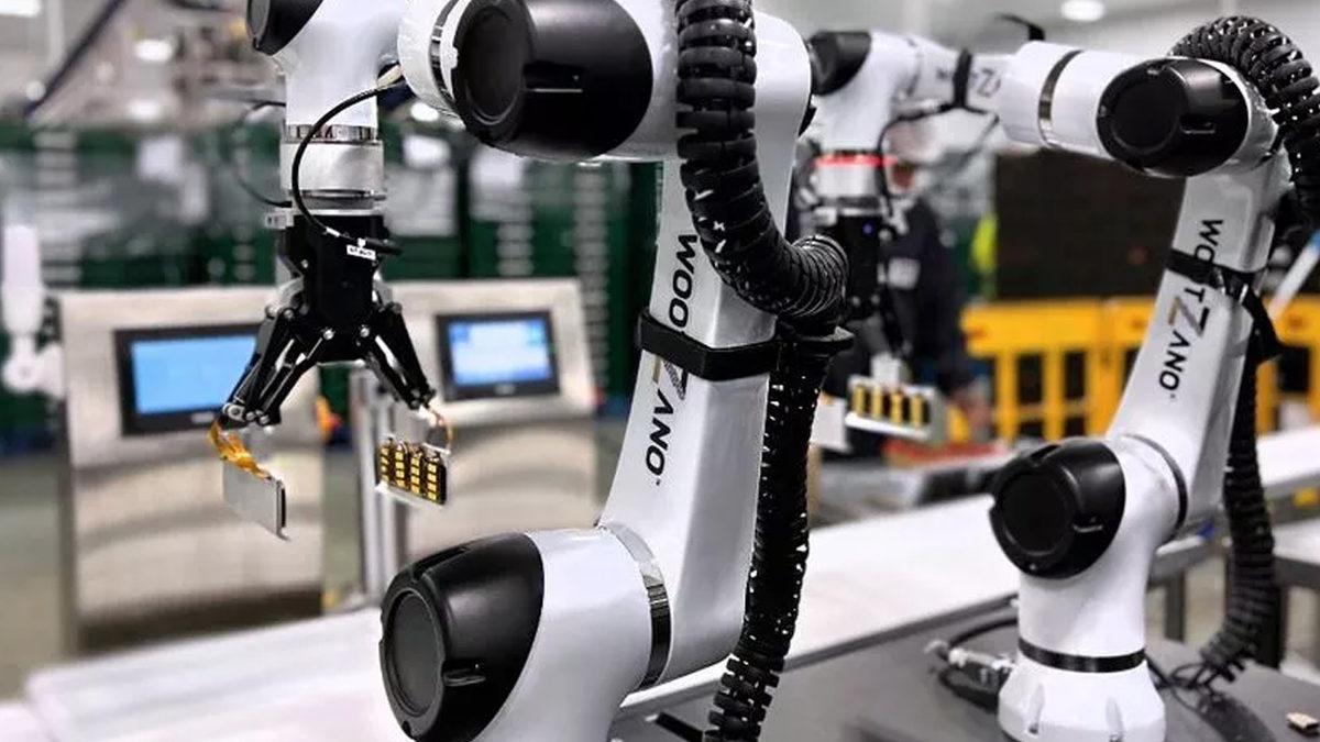 Tesla Neden “Karanlık” Fabrikalarda Araba Üretiyor? Elon Musk’ın, Kaş Yapalım Derken Göz Çıkardığı Pişmanlığı!