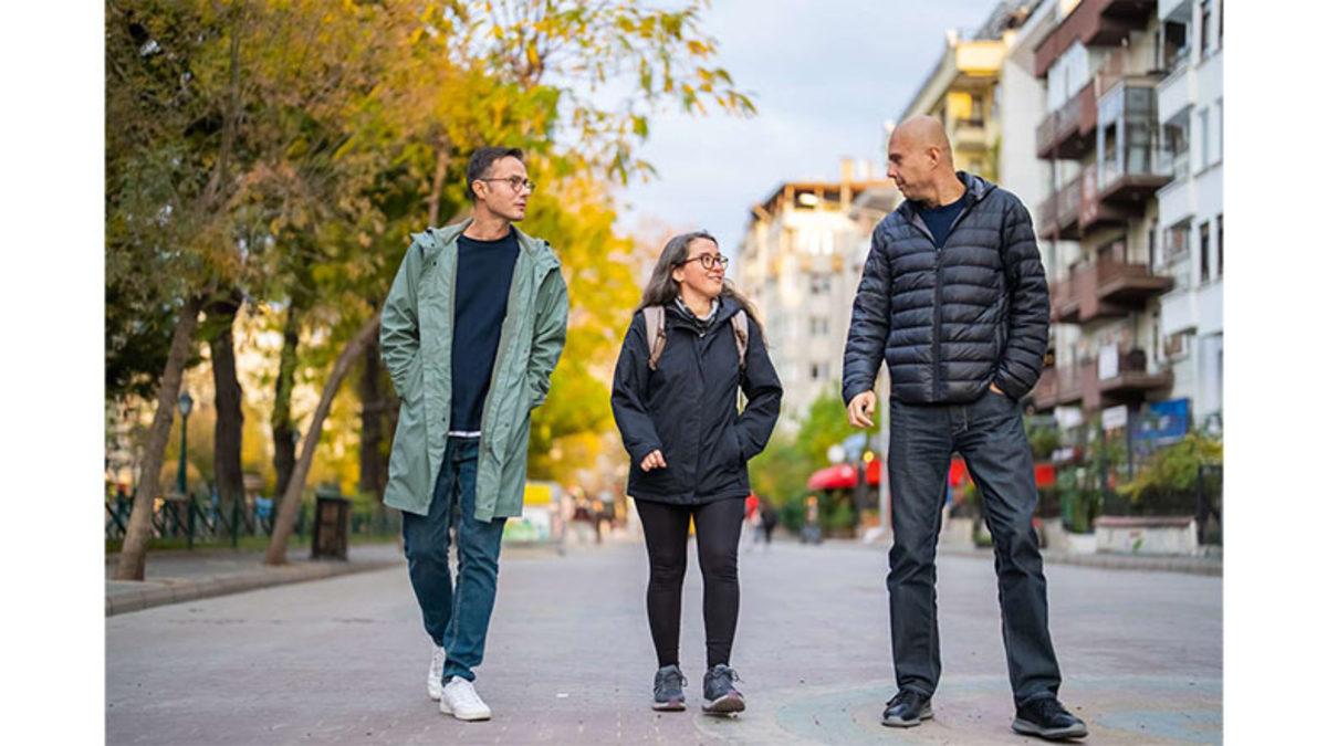 Kısa Boylu İnsanlar mı Daha Mutlu Yoksa Uzunlar mı? Bilimin Bir Cevabı Var!