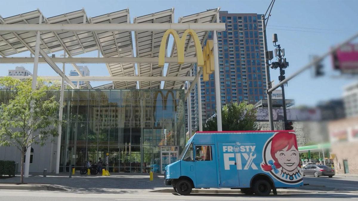 Wendy’s’in Rakibi McDonald’s’ın Dondurma Makinelerinin Bozuk Olmasını Fırsata Çevirerek Yaptığı, Kıvrak Bir Zekâ Ürünü Kampanya