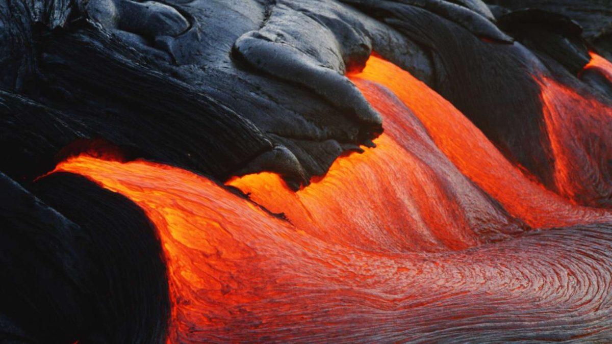 Volkanik Lavları Durdurmak Neden Bu Kadar Zordur? (Patlayıcı Maddeleri Bile Delip Geçiyor!)