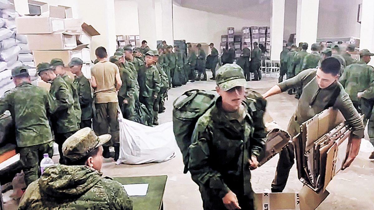 Kuzey Koreli Askerler İlk Kez Sınırsız İnternetle Tanıştı: Görev Öncesinde Porno Bağımlısı Oldular!