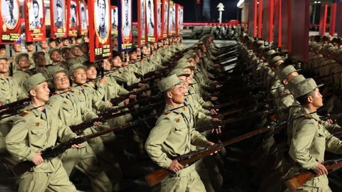 Kuzey Koreli Askerler İlk Kez Sınırsız İnternetle Tanıştı: Görev Öncesinde Porno Bağımlısı Oldular!