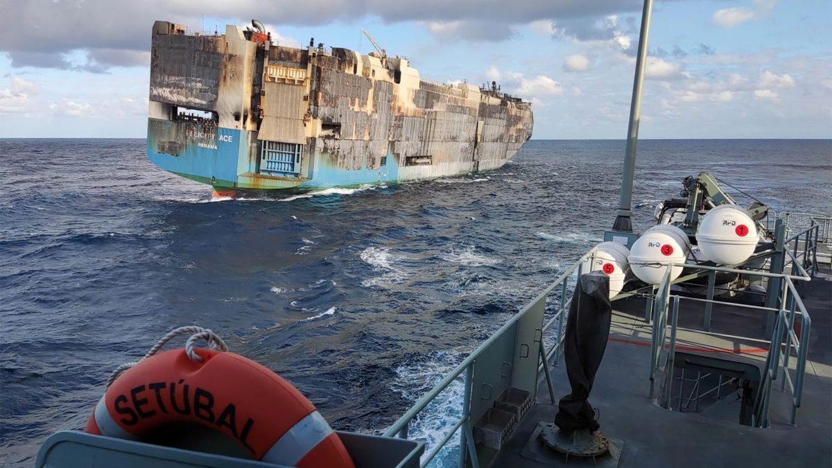 Film Senaryosu Gibi Ama Maalesef Gerçek: Binlerce Lüks Otomobille Yanarak Okyanusa Gömülen Gemi