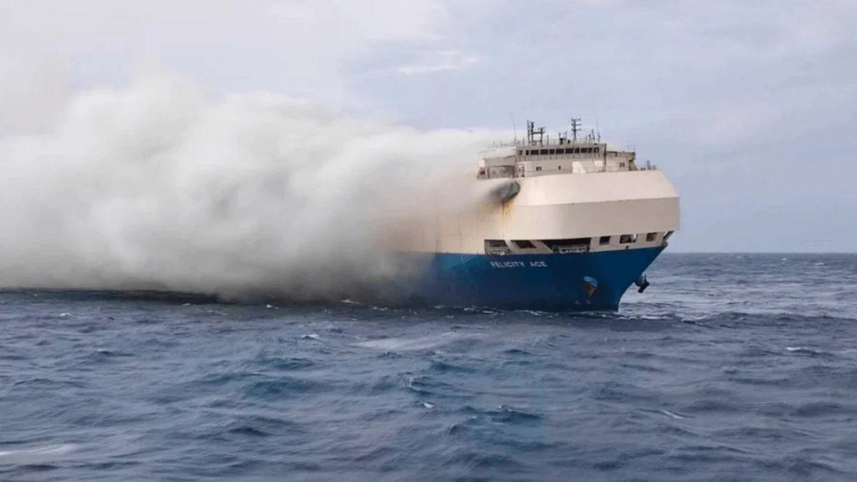 Film Senaryosu Gibi Ama Maalesef Gerçek: Binlerce Lüks Otomobille Yanarak Okyanusa Gömülen Gemi