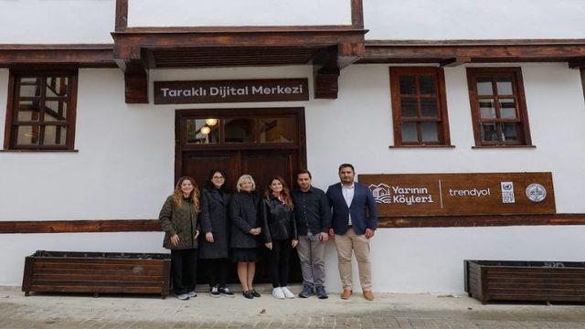 Trendyol ve Birleşmiş Milletler Kalkınma Programı (UNDP) İş Birliği ile Hayata Geçirilen Yarının Köyleri Projesinde Üçüncü Dijital Merkez Taraklı’da Açıldı