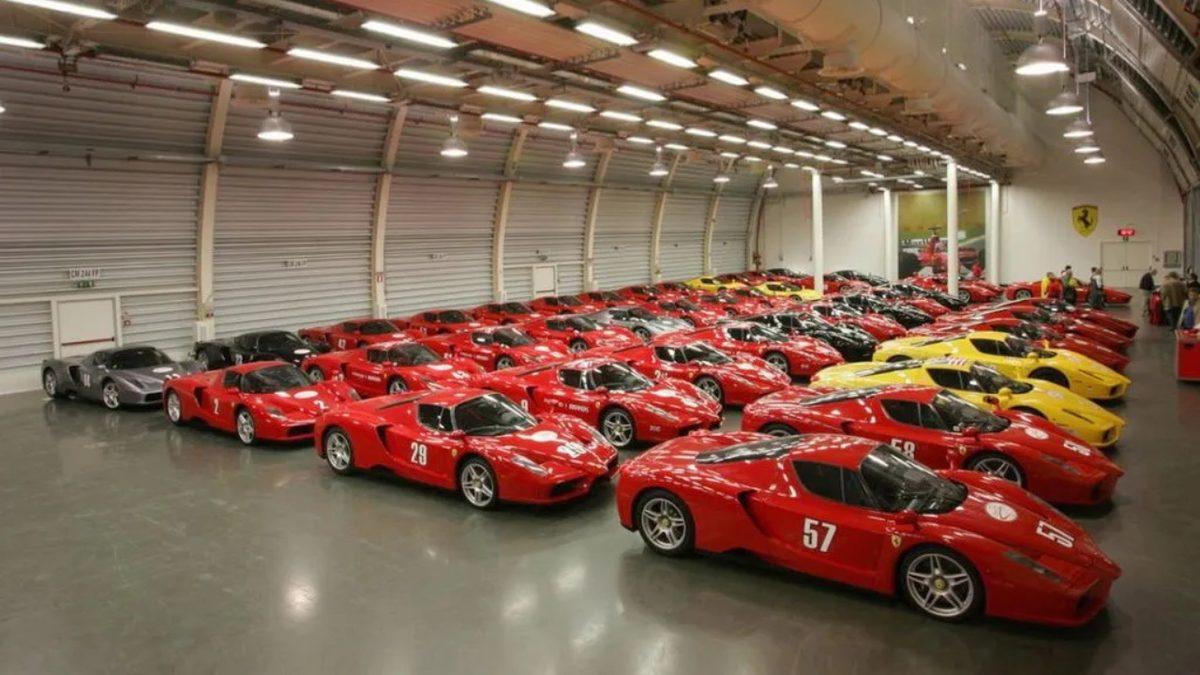 Ferrari’ler, Porsche’ler ve Dahası... 7000 Lüks ve Özel Üretim Araba Neden Brunei’de Göz Göre Göre Çürümeye Bırakıldı?