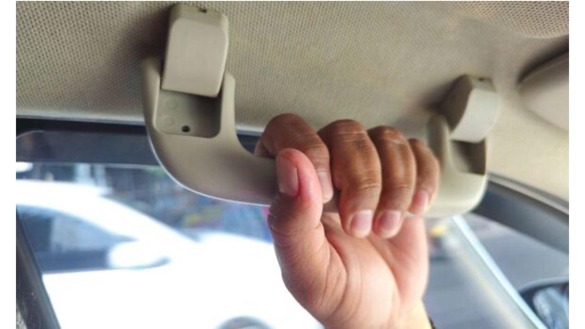 Otomobillerdeki Bu Tutunma Kollarının Asıl Amacı: Sadece Güvenlik İçin Değil!