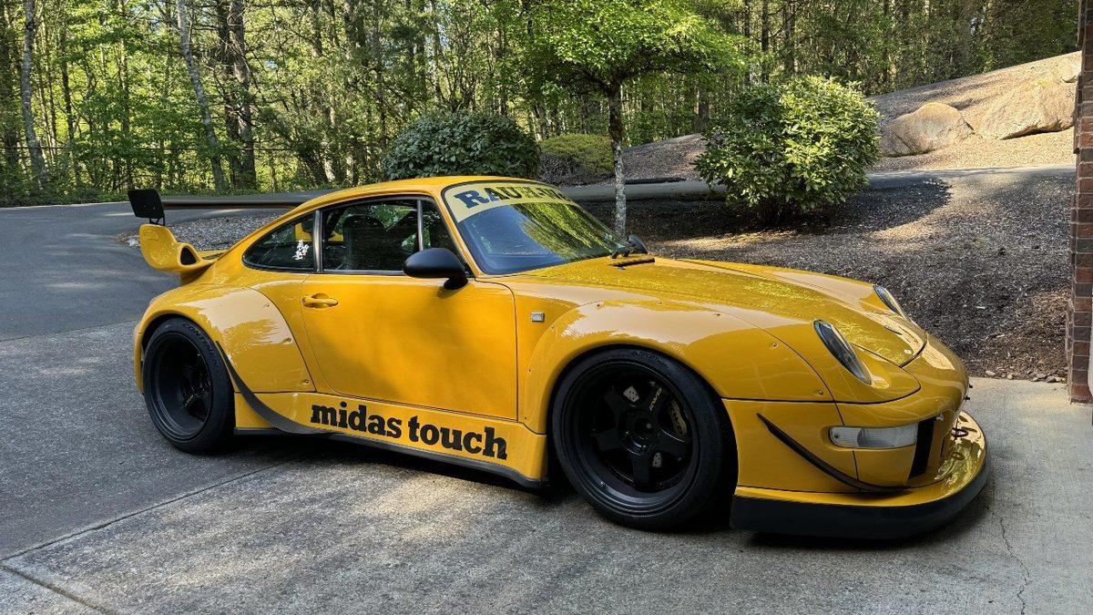 Dünyayı Dolaşıp Porsche’leri İnanılmaz Şekillerde Modifiye Eden Adam: Kendi Şirketini Bile Kurmuş!