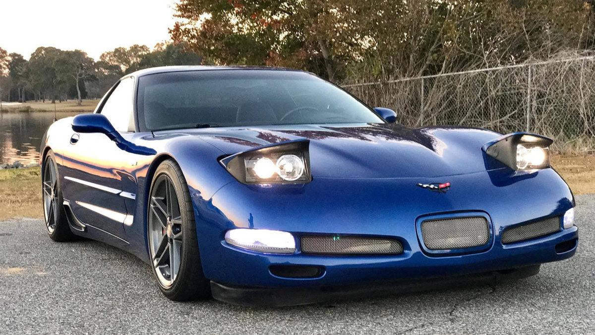 Yeni Arabalarda Artık Pek Göremediğimiz, Eski Arabalardaki 