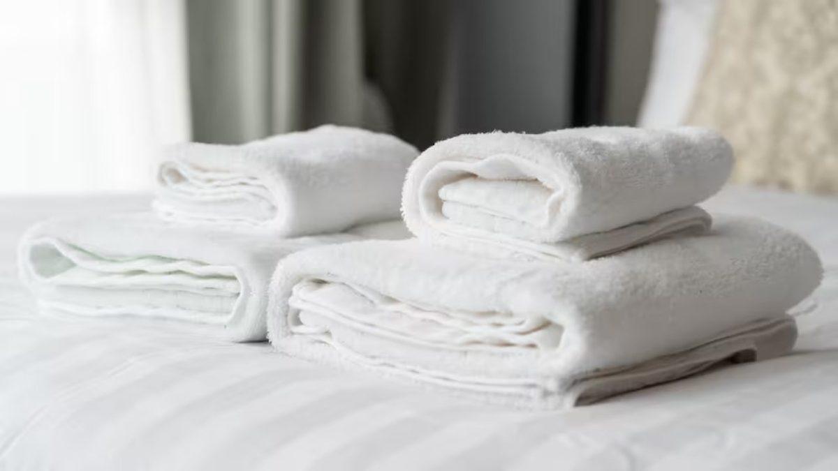 Otellerdeki Çarşaf ve Havluların Hepsi Neden Beyazdır? İşte Buram Buram Taktik Kokan O Sebepler!