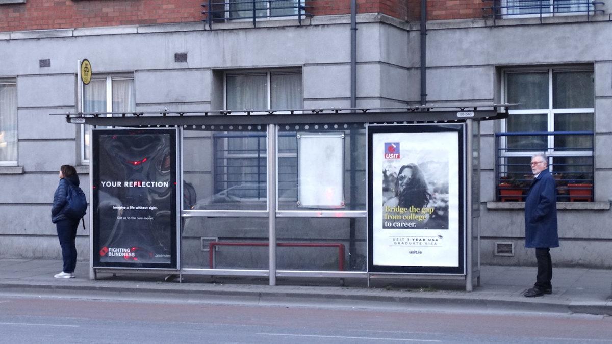 İngiltere ve İrlanda Gibi Bazı Ülkelerde Otobüs Durakları Neden Ters Duruyor?