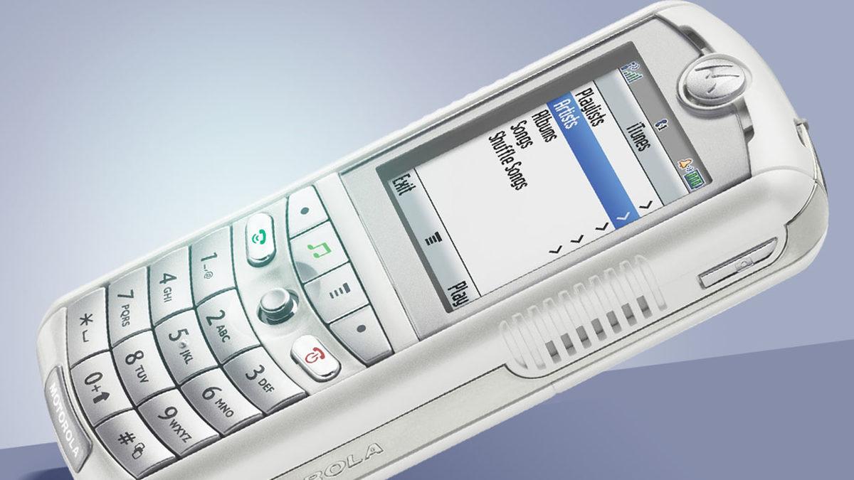 Apple ve Motorola’nın Pek Bilinmeyen İş Birliği ROKR E1’ın Başarısızlığı, Nasıl Apple’ın Apple Olmasını Sağlayan Şey Oldu?