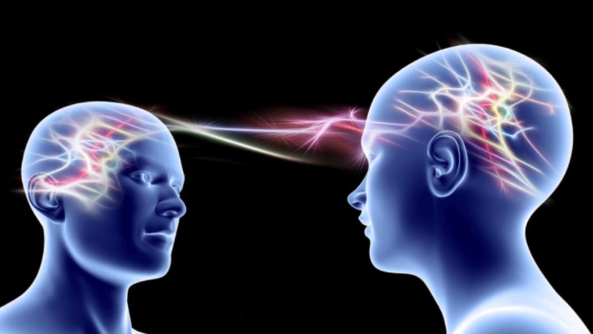 Biri Kustuğunda Öğürmemizin, Esnediğinde Esnememizin, Ağladığında Gözlerimizin Dolmasının Sebebi Ne?