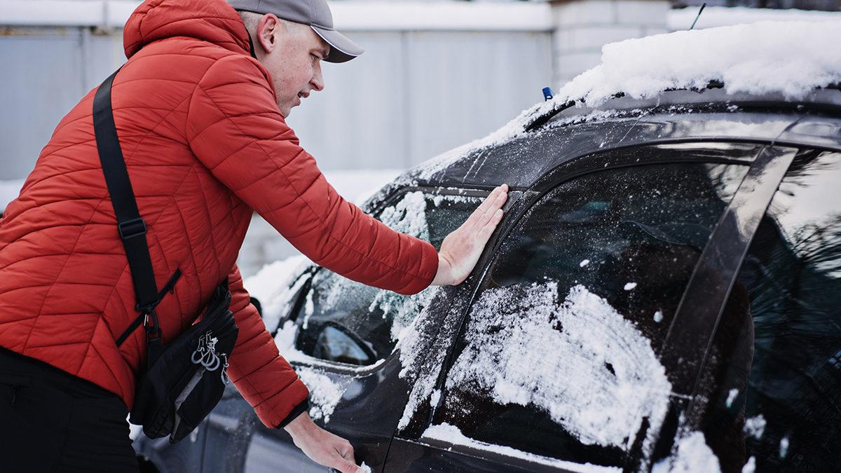 Kış Kâbusunuz Olmayacak: Arabanızın Kapısı Donduğunda Panik Olmadan Yapmanız Gerekenleri Tüm Detaylarıyla Anlatıyoruz