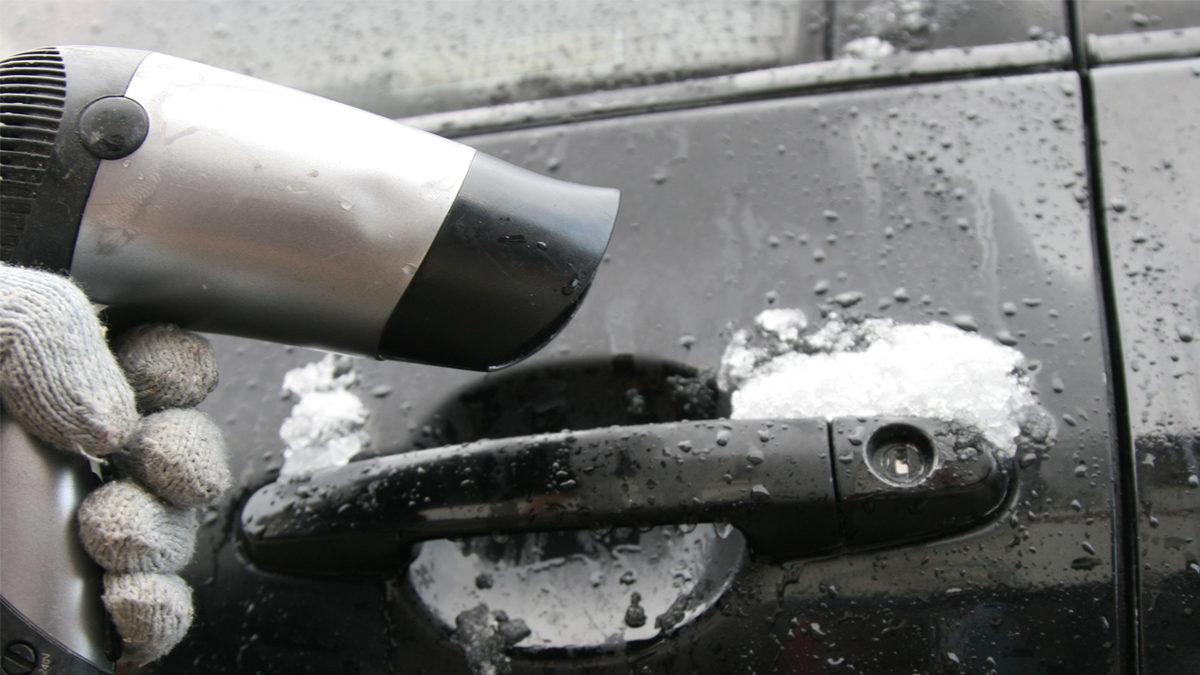 Kış Kâbusunuz Olmayacak: Arabanızın Kapısı Donduğunda Panik Olmadan Yapmanız Gerekenleri Tüm Detaylarıyla Anlatıyoruz