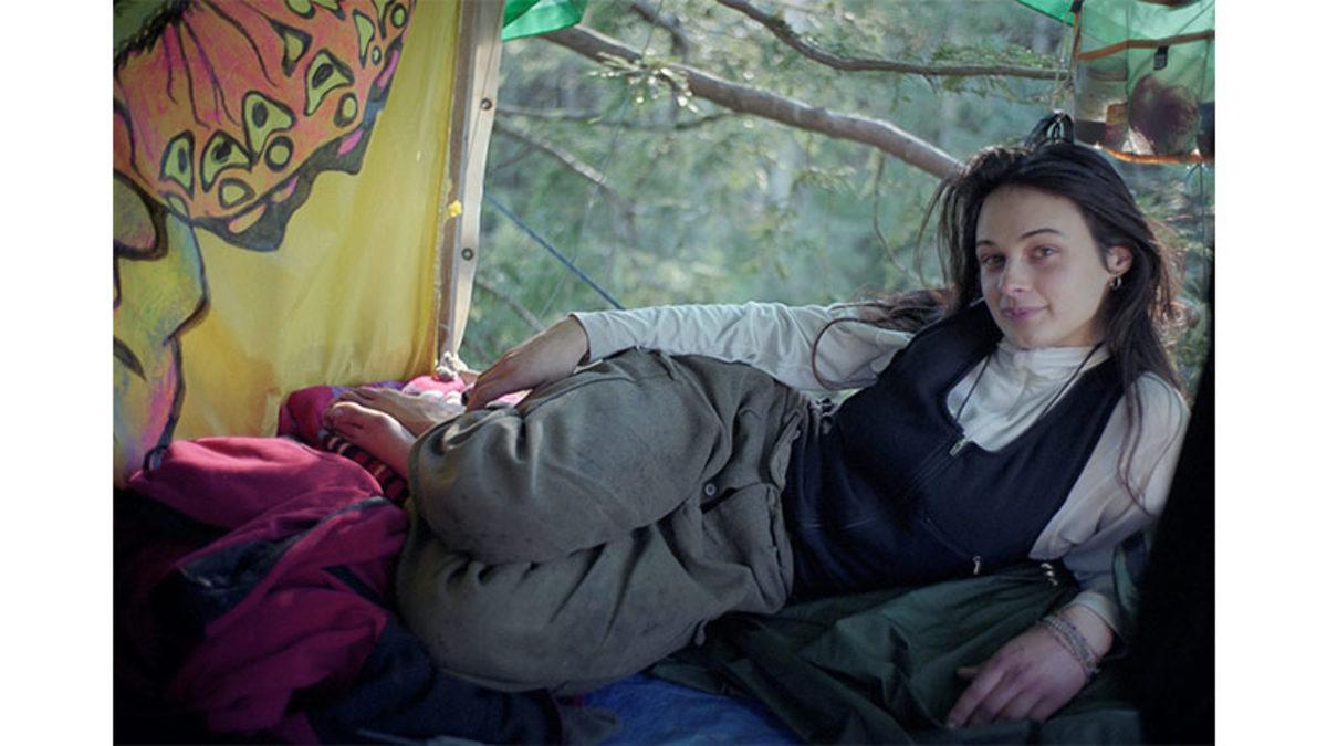 Bir Ağaç Kesilmesin Diye Tam 738 Gün O Ağaçta Yaşayarak Mücadelesini Sürdüren Julia Butterfly Hill’in İlginç Hikâyesi