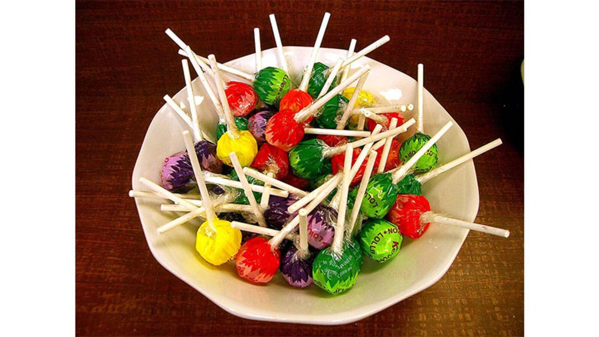 Lolipop Çubuklarının İçi Neden Genelde Boş Oluyor? Aslında Çok Hayati Bir Sebebi Var!
