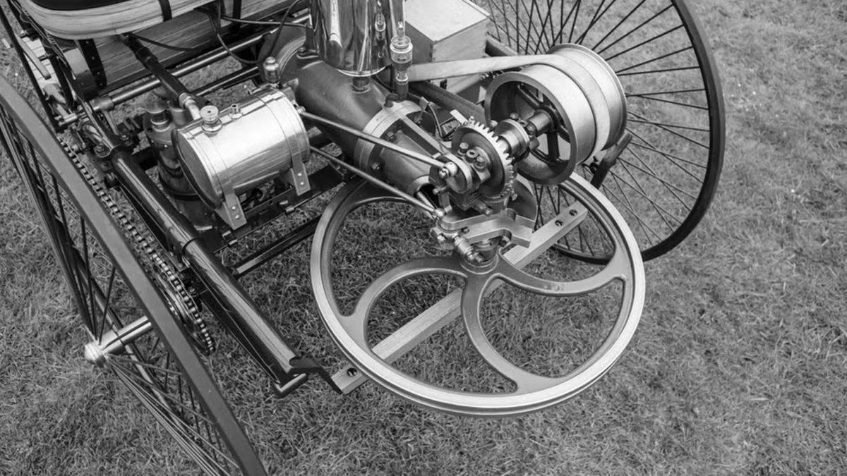 Zorlasak Koşarak Geçeriz: İlk Sabit Benzinli Araba Benz Patent-Motorwagen Ne Kadar Hızda Gidebiliyordu ve Hangi Özelliklere Sahipti?