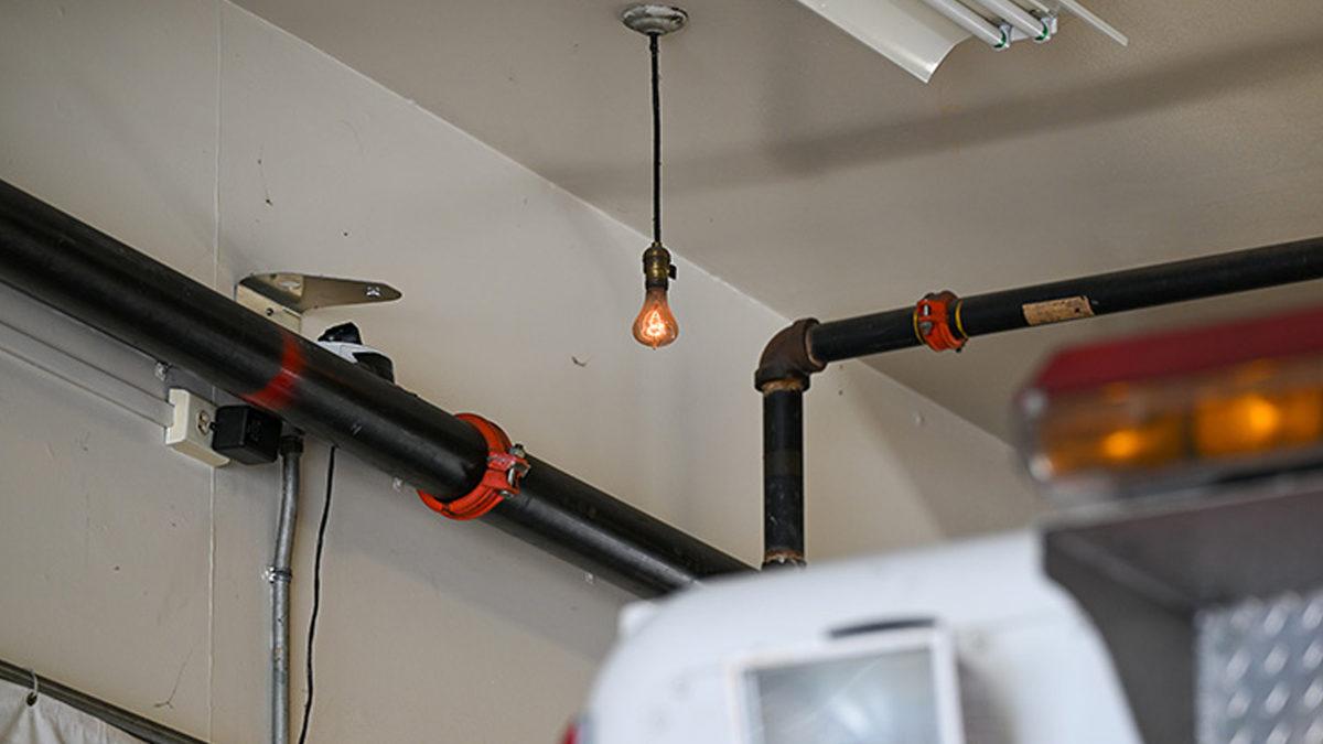 Günümüzdekiler Zırt Pırt Patlarken Bu Ampul Nasıl Oluyor da 123 Yıldır Aralıksız Yanmaya Devam Ediyor?