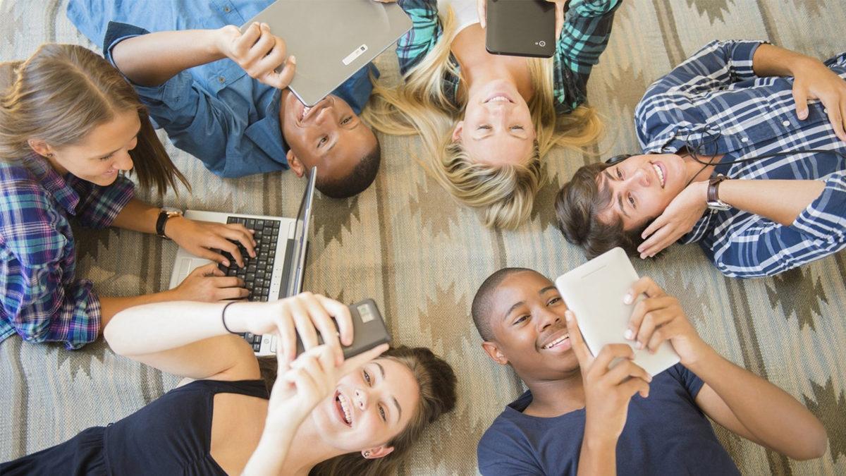 Ebeveynlere Rehber: Çocuklar Kaç Yaşından İtibaren Sosyal Medya Kullanmalı? Bu Konuda Çocuklarımıza Nasıl Yaklaşmak Gerekiyor?