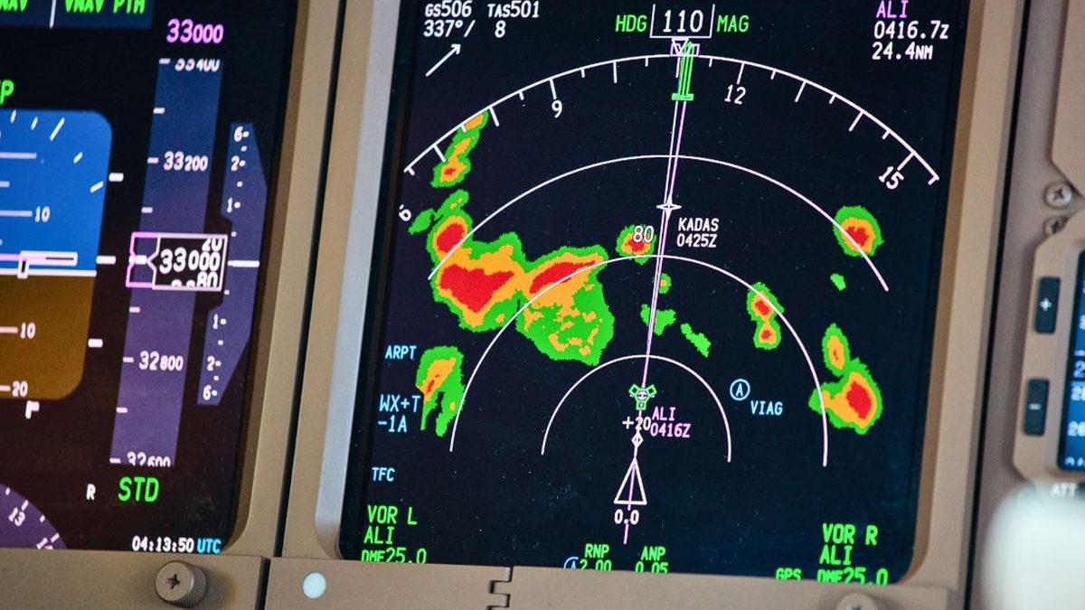 Uçakların Burnundaki Bu Detay Yolculuğunuzu Nasıl Kurtarıyor?