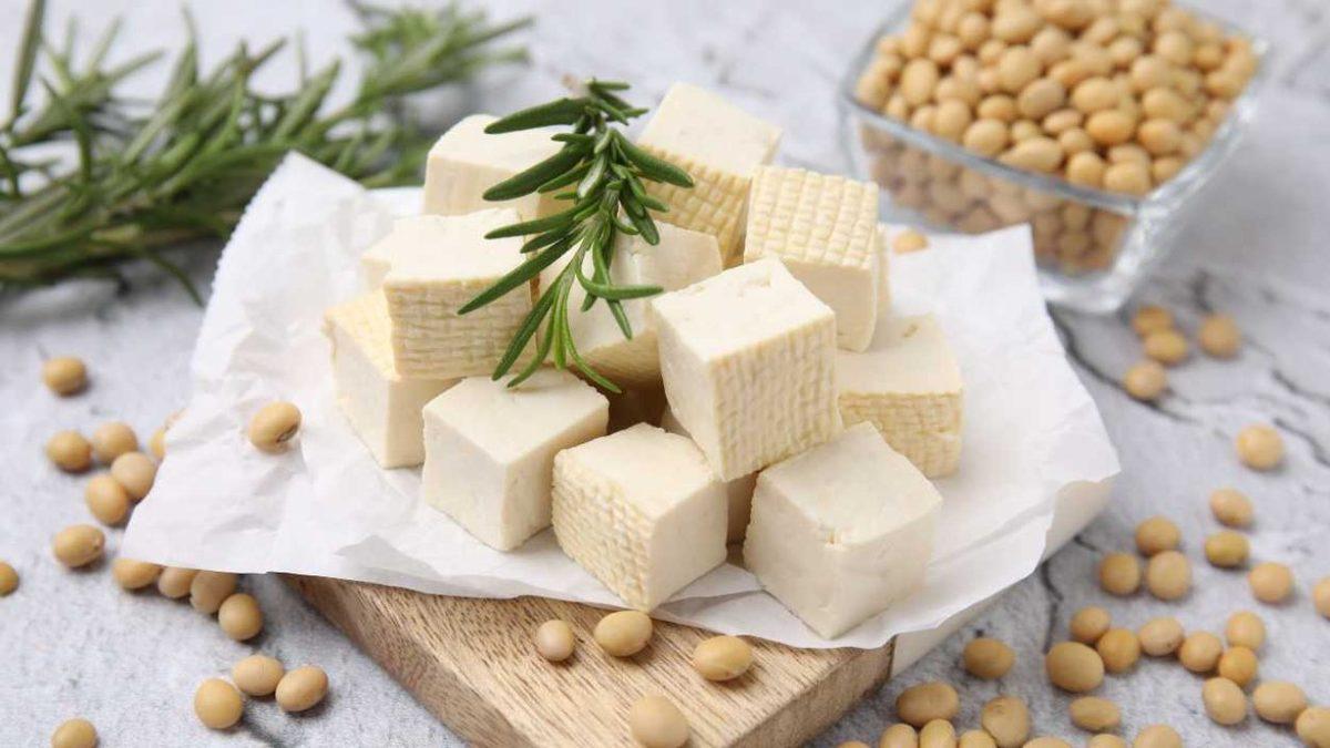 Bilime Göre, ’Mutluluk Hormonu’ Olarak Bilinen Serotonini Doğal Yollarla Artıran 7 Besin (Çikolata, Listede yok!)