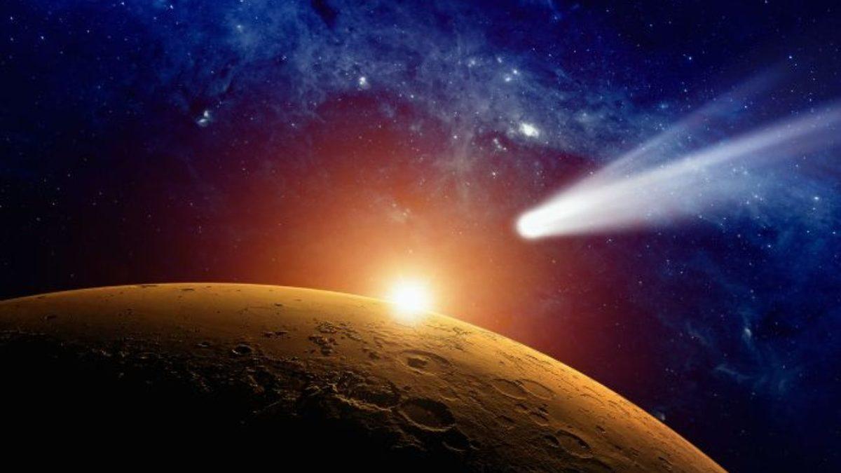 Kuyruklu Yıldızlar Hakkında Ufkunuzu Açacak 10 Şaşırtıcı Bilgi (Aslında 2 Kuyrukları Varmış!)