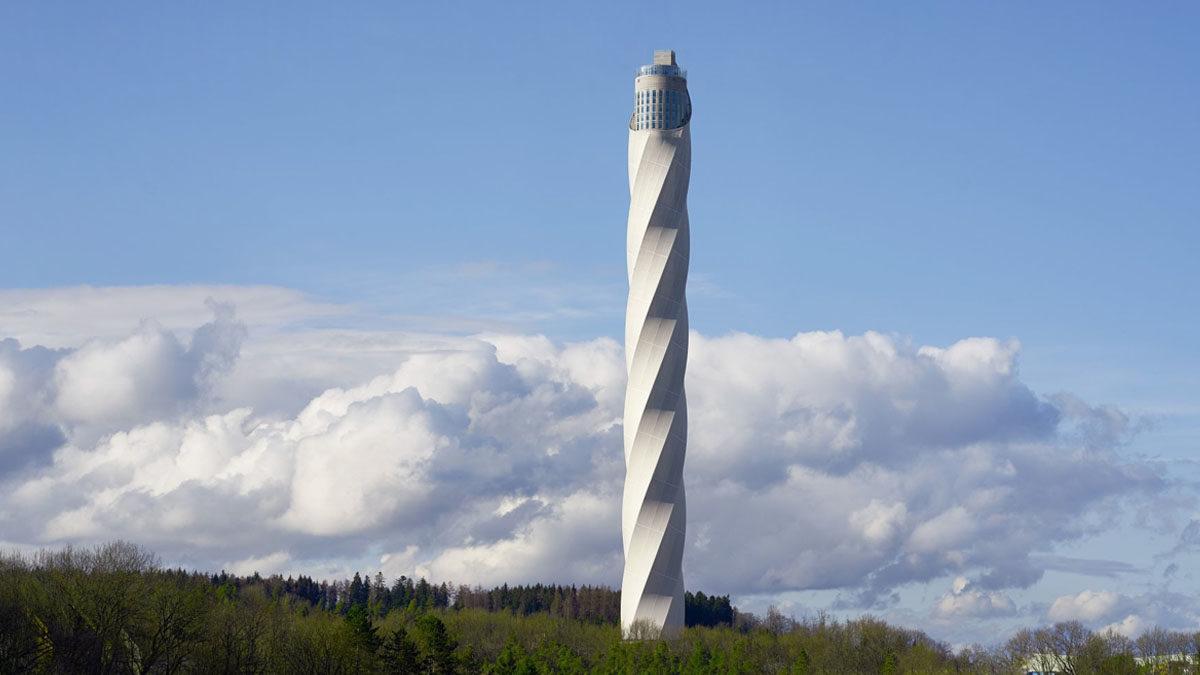 Kimsenin Yaşamaması İçin Bilinçli Olarak İnşa Edilmiş Bu Boş Gökdelenler de Neyin Nesi? (Çok Mantıklı Bir Sebebi Varmış!)