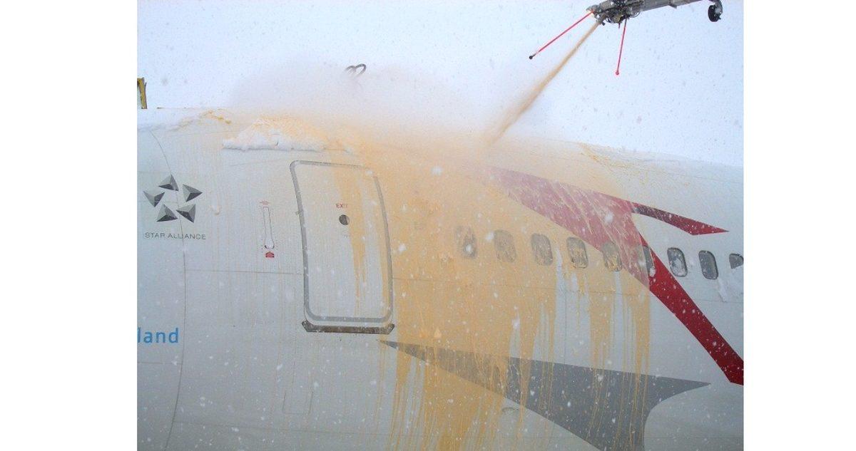 Uçaklara Sıkılan Turuncu Boyamsı Spreyin Hayati İşlevi