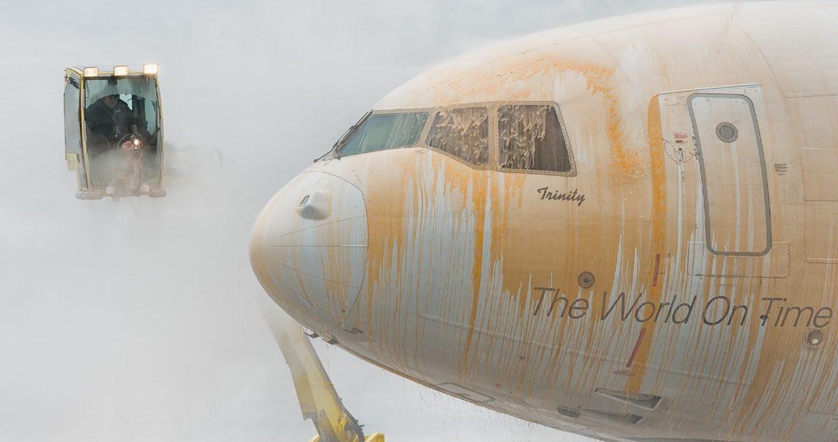 Uçaklara Sıkılan Turuncu Boyamsı Spreyin Hayati İşlevi