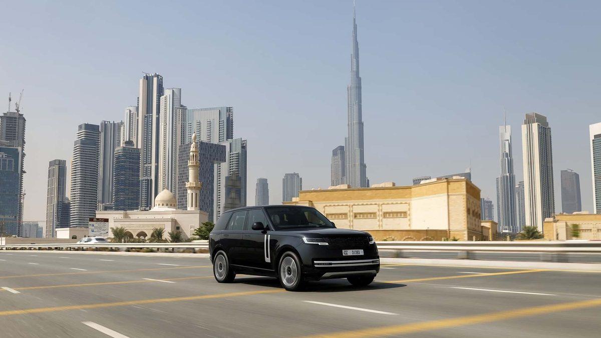 2025’te Yollarda Olacak İlk Elektrikli Range Rover’dan Yeni Fotoğraflar Paylaşıldı