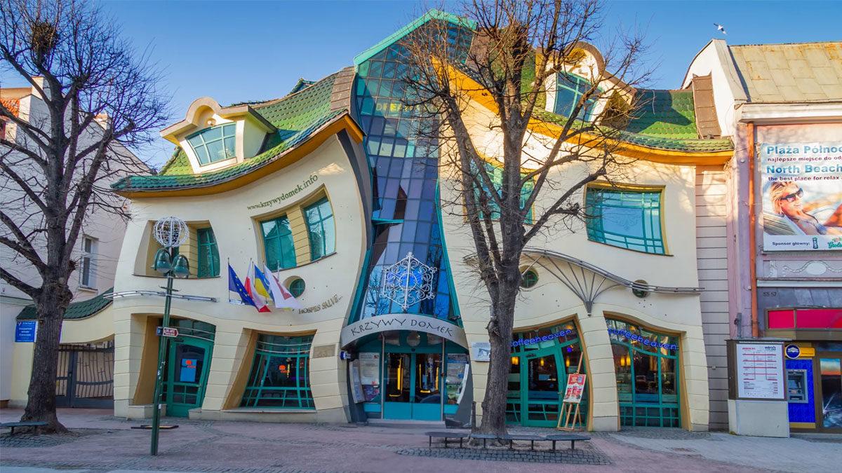 Eşsiz Mimarileriyle Dikkatleri Üzerlerine Çeken, İlginç Tasarımlara Sahip Binalar (Bazıları Mimarinin Sınırlarını Zorlamış!)