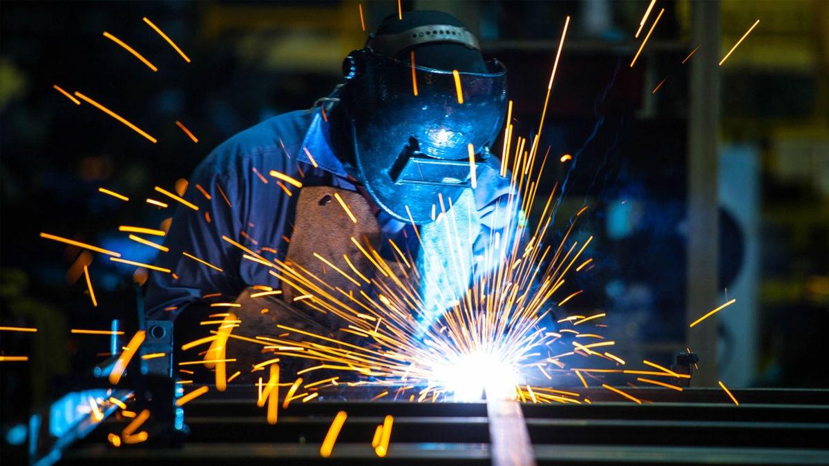 Kaynak Yapılırken Neden Çıplak Gözle Bakılmaz ve Özel Koruyucu Ekipman Kullanılır? Ciddi Zararları Var!