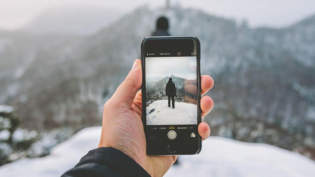 Telefonlarınızın Pilinin Kışın Dışarıda Daha Çabuk Bitmesinin Sebeplerini ve Neler Yapabileceğinizi Açıklıyoruz