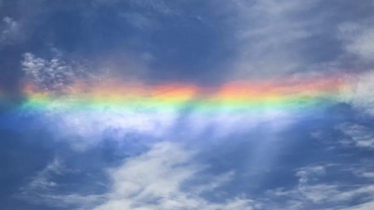 Bazı Zamanlar Bulutlar Neden Tıpkı Bir Gökkuşağı Gibi Rengarenk Olur? Biz Onları Sadece Beyaz Biliyorduk!