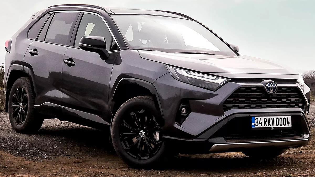 Yeni Yıl Zamları Gelmeden Araba Sahibi Olmak İsteyenlere: Toyota Güncel Fiyat Listesi