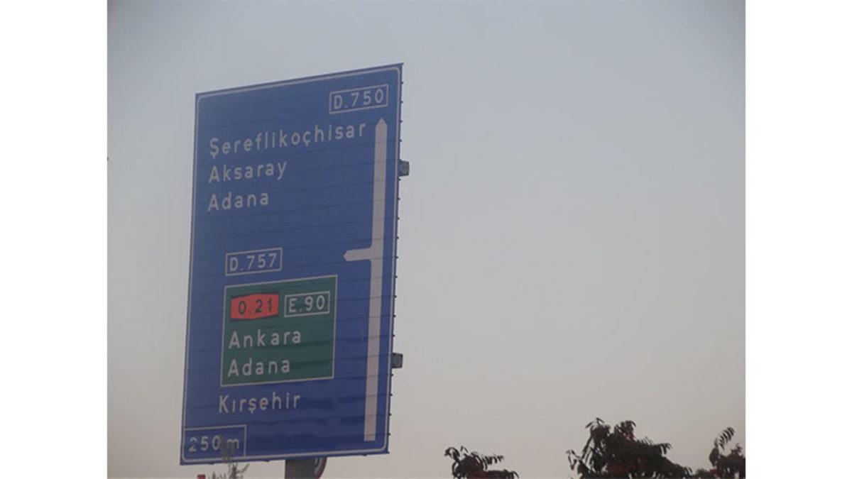 Yol Tabelalarının Renkleri Neden Farklı ve Her Bir Tabelanın Altında Yazan Kodlar Neyi Temsil Ediyor?