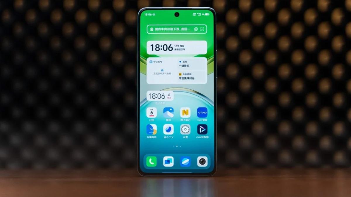 vivo’nun 3 Hoparlörlü Telefonu Y300, Lansmana Günler Kala İfşa Oldu: İşte Özellikleri ve Tahminî Fiyatı