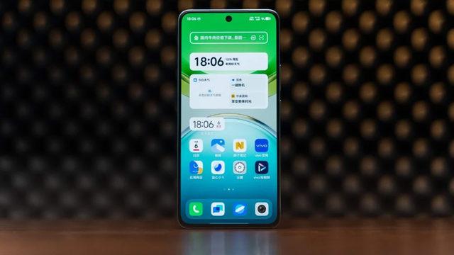 vivo’nun 3 Hoparlörlü Telefonu Y300, Lansmana Günler Kala İfşa Oldu: İşte Özellikleri ve Tahminî Fiyatı