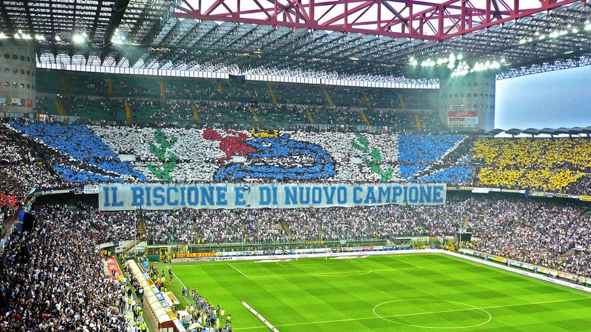 San Siro Stadyumu’nun Spiral Sırrı: İnsanlar mı Yürüyor Yoksa Bina mı Dönüyor?