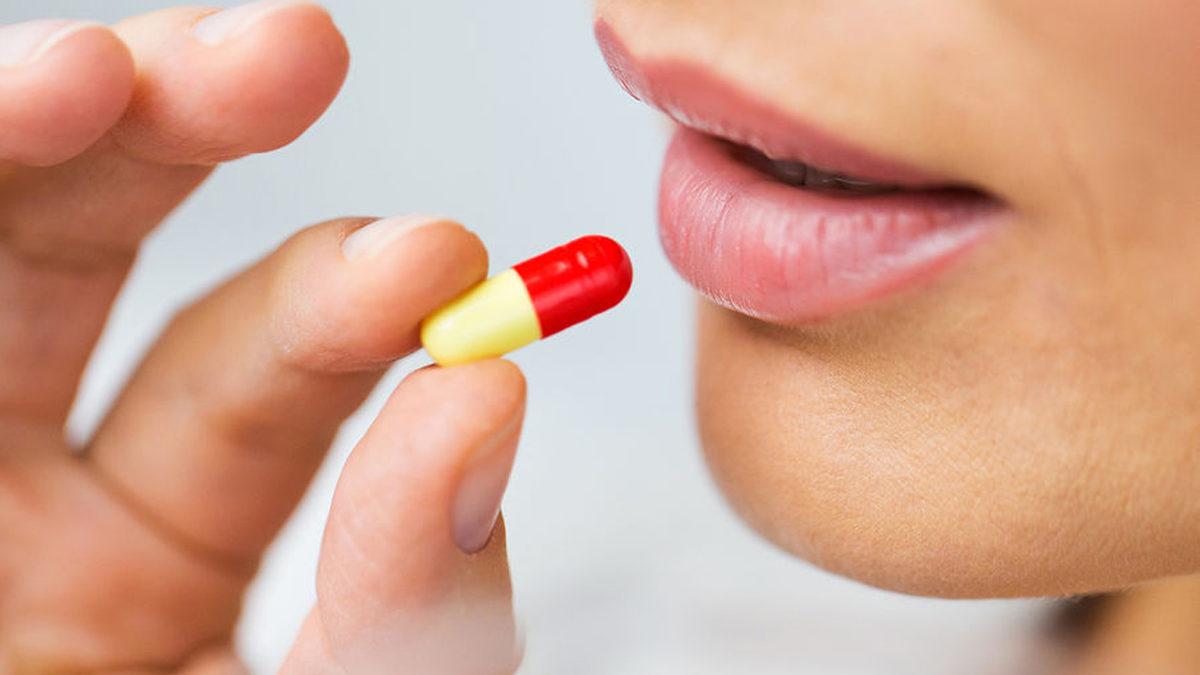 Neden Bazı İlaçları Aç Karnına, Bazılarını Tok Karnına İçiyoruz? Etki Etmesi ve Sağlığınız İçin Bu Detaya Dikkat!