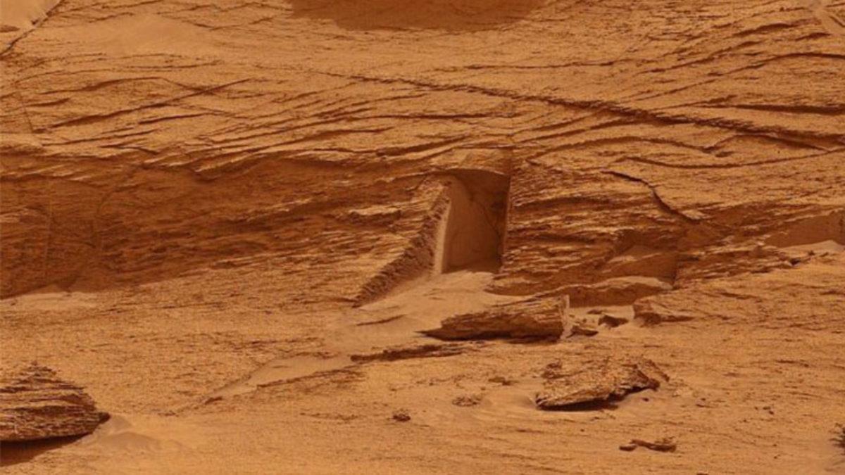 Bir Zamanlar Mars’ta Tespit Edilen Bu Gizemli Kapının Aslı Ne? (Kim, Nasıl Yaptı?)