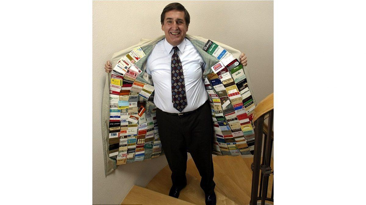 ’Dünyada En Çok Kredi Kartına Sahip Kişi’ Rekorunu 44 Kere Kıran Adam: Kaç Taneye Sahip Olduğunu Tahmin Bile Edemezsiniz!