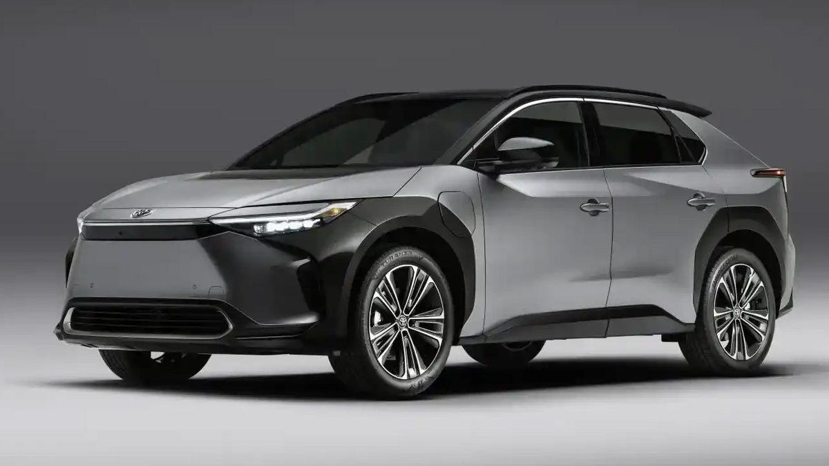 Toyota, Kimsenin Adını Ezberleyemediği Otomobilinin İsmini Nihayet Değiştiriyor