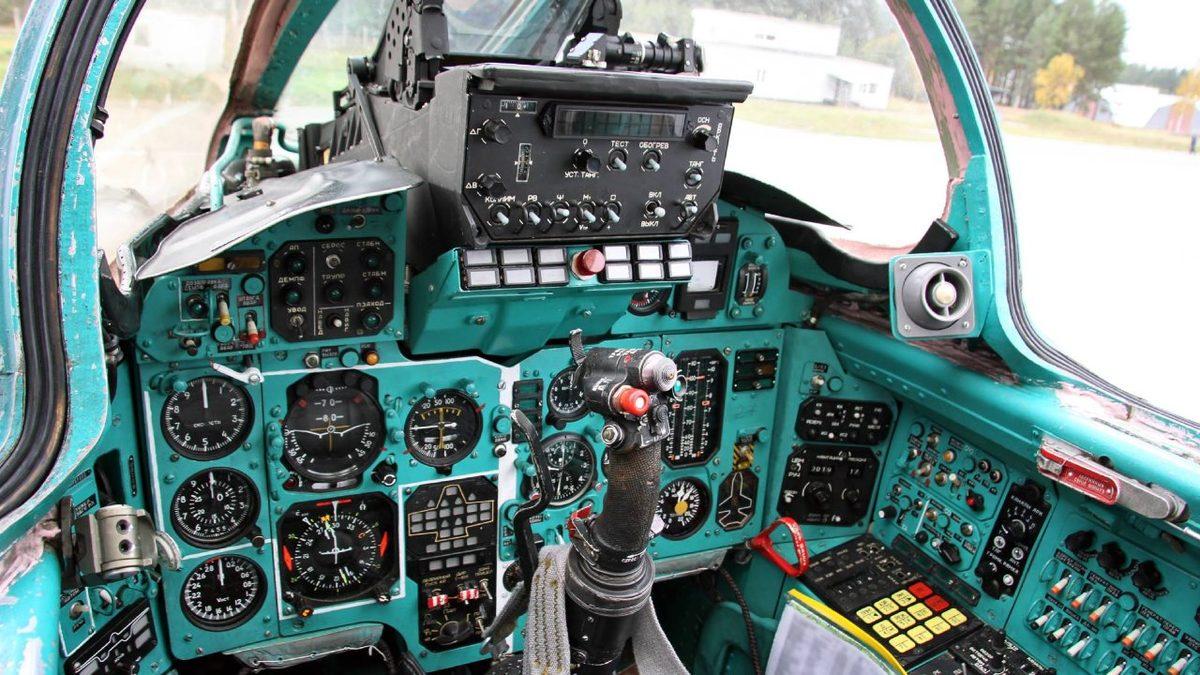 Rusya Savaş Uçaklarının Kokpitleri Neden Özellikle Yeşile Boyanır? Diğer Tüm Ülkelerde Siyah veya Gri!