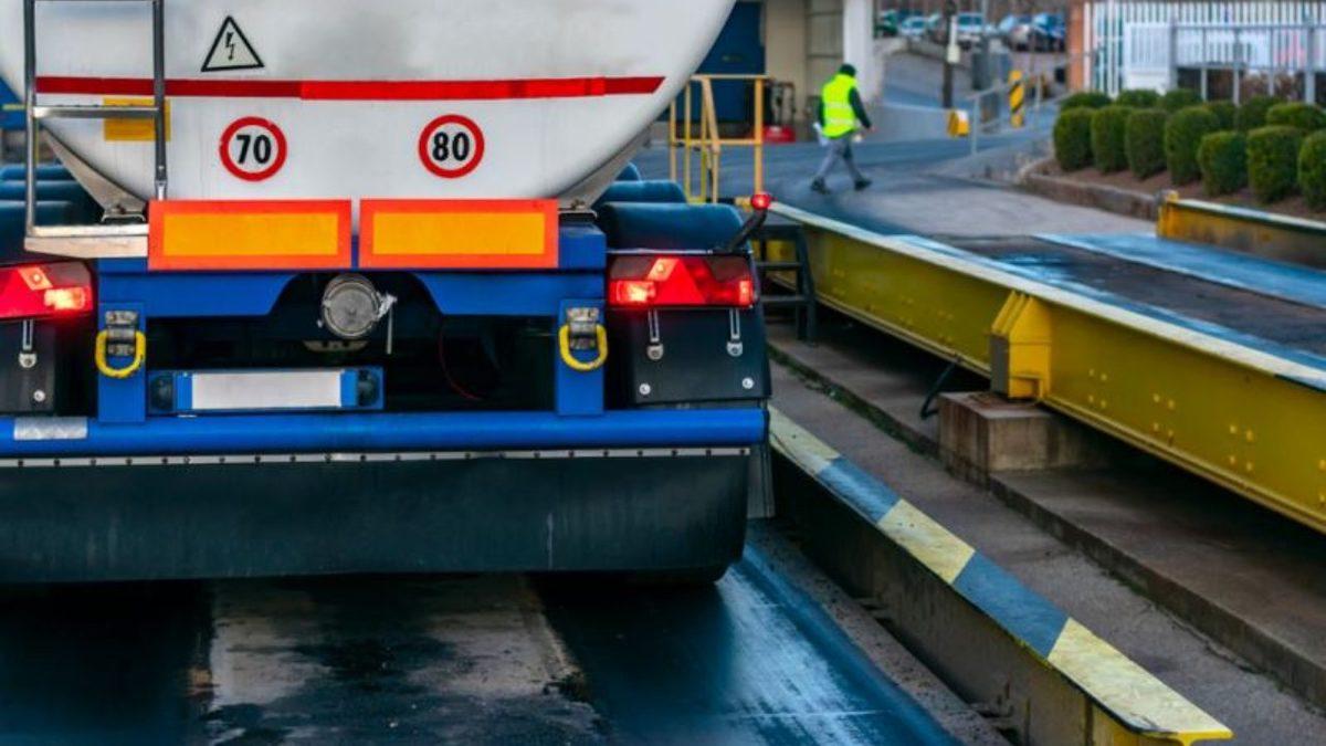 Kamyonlar Neden Kantara Girip Tartılmak Zorunda? Yük Limitini Aşıp Aşmadıkları Yalnızca Küçük Bir Ayrıntı!