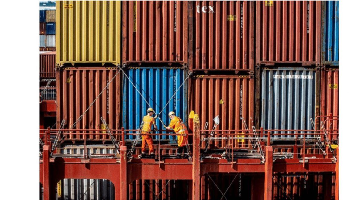 Yılda Yaklaşık 1400 Konteyner, Taşınırken Denize Düşüp Kaybolmasına Rağmen Neden Kamyonlardaki Gibi Bağlanmıyor?