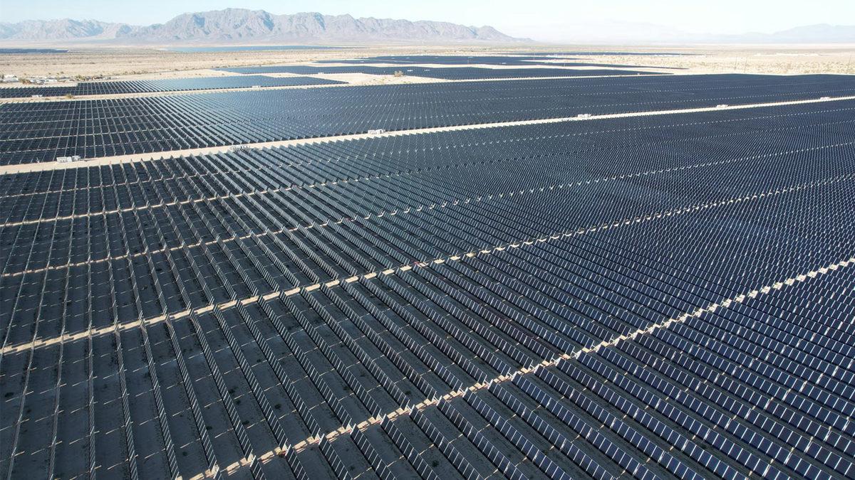 Google’ın da Ortağı Olduğu Dünyanın En Büyük Güneş Termik Santrali Neden Eleştirilerin Odağı?