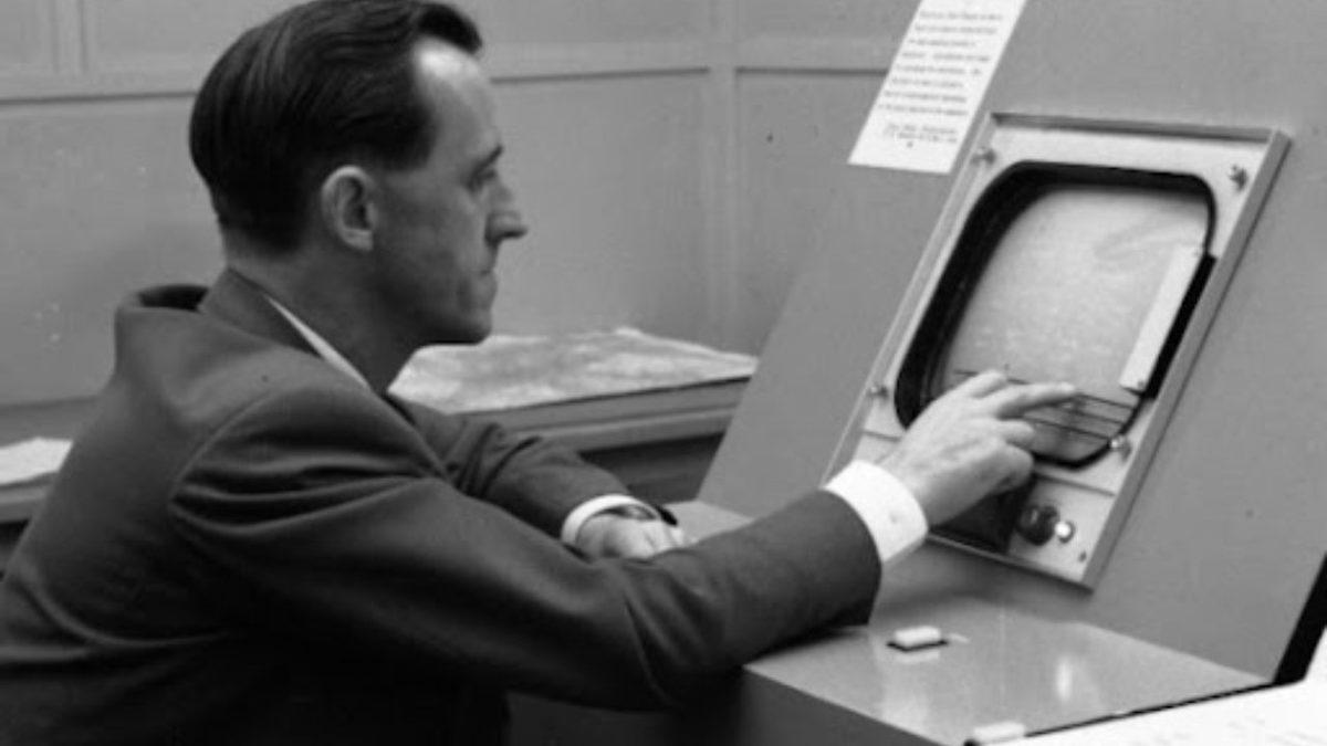 Dokunmatik Ekranlar Nasıl Verdiğimiz Tüm Komutları Yerine Getirebiliyor? İşte Arkasındaki Harikulade Teknolojinin Dünden Bugüne Gelişimi