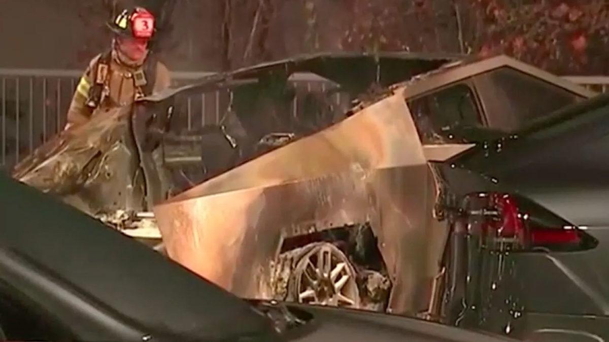 Bir Tesla Cybertruck Daha Alevlere Teslim Oldu: Olay Bu Kez Terör Saldırısı Değil!